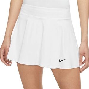 NikeCourt Dri-FIT Victory Women's Flouncy Tennis Skirt
White